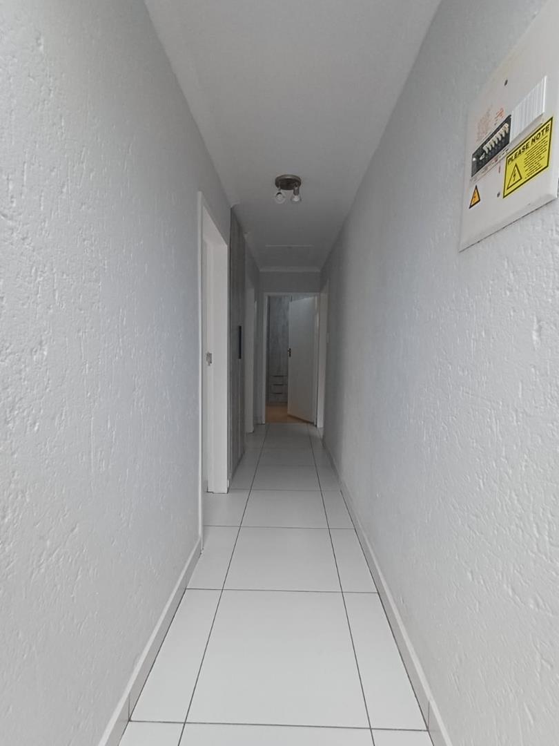 To Let 4 Bedroom Property for Rent in Sunninghill Gauteng