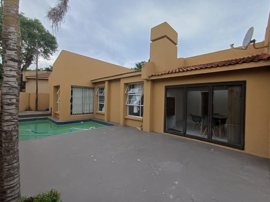 To Let 4 Bedroom Property for Rent in Sunninghill Gauteng