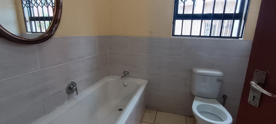 To Let 1 Bedroom Property for Rent in Birchleigh Gauteng