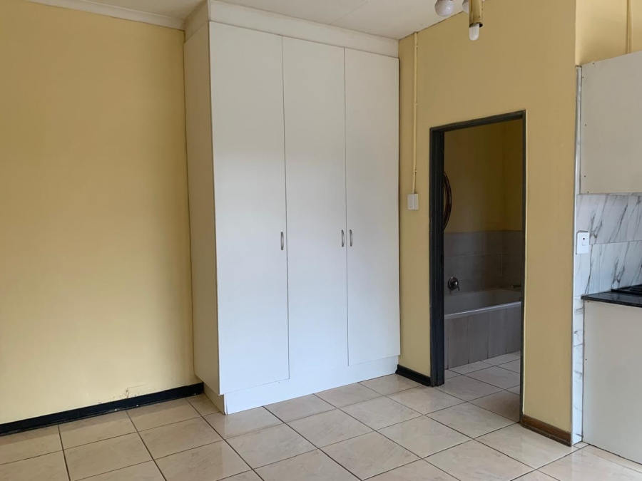 1 Bedroom Property for Sale in Birchleigh Gauteng