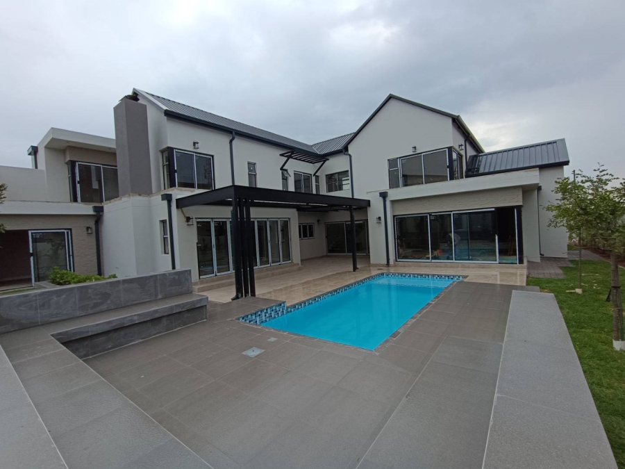 5 Bedroom Property for Sale in Midstream Heights Gauteng