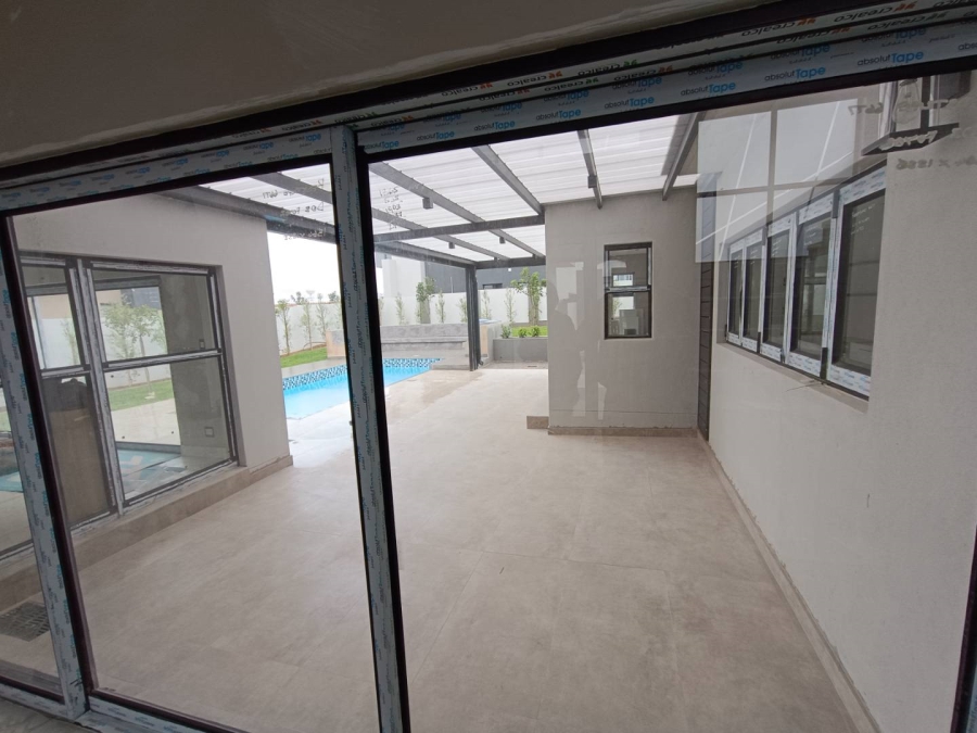 5 Bedroom Property for Sale in Midstream Heights Gauteng