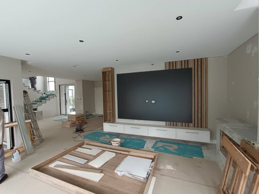 5 Bedroom Property for Sale in Midstream Heights Gauteng