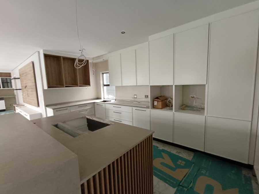 5 Bedroom Property for Sale in Midstream Heights Gauteng
