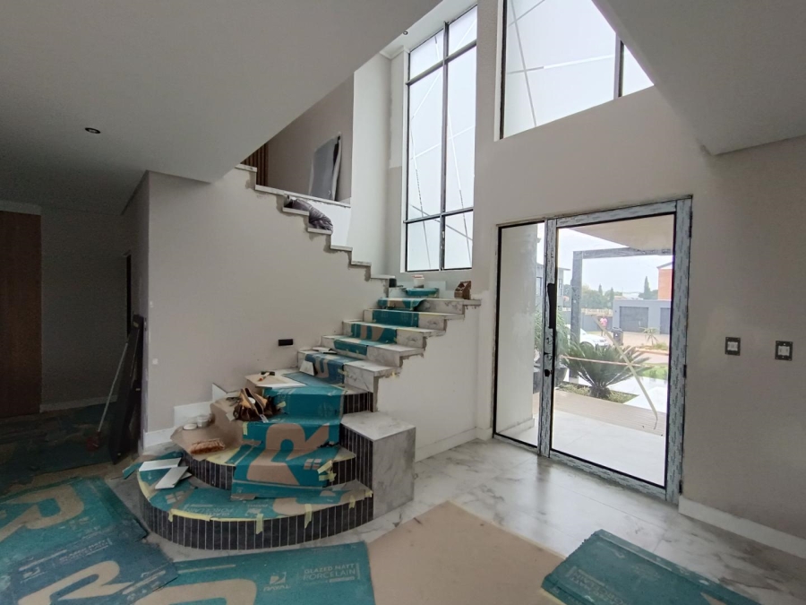 5 Bedroom Property for Sale in Midstream Heights Gauteng