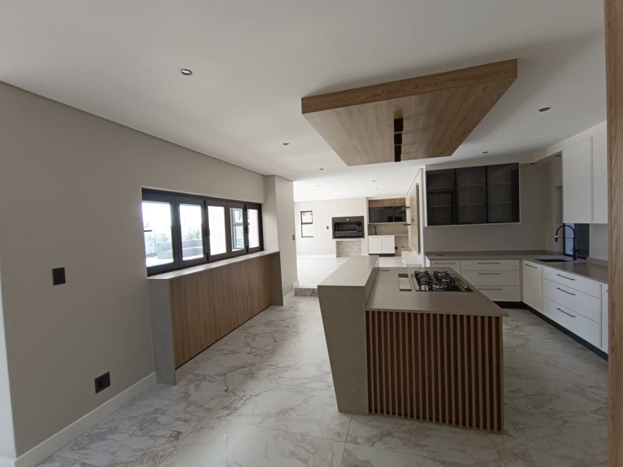 5 Bedroom Property for Sale in Midstream Heights Gauteng