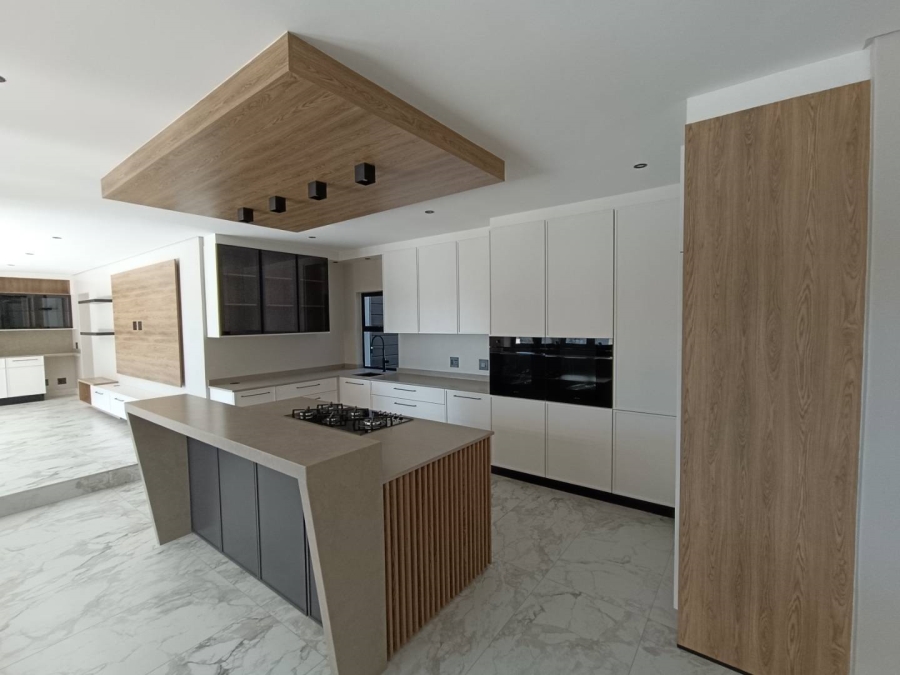 5 Bedroom Property for Sale in Midstream Heights Gauteng