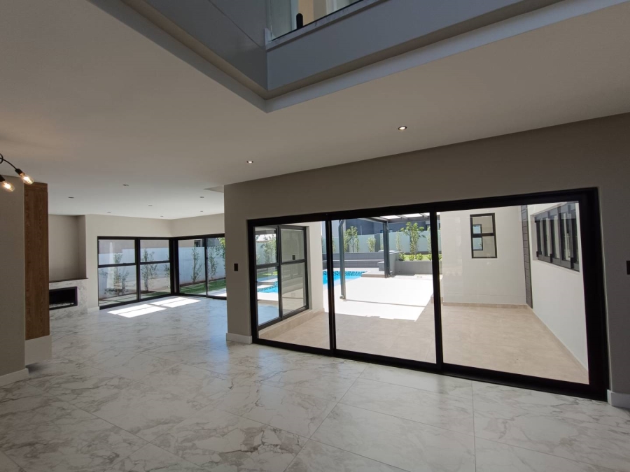 5 Bedroom Property for Sale in Midstream Heights Gauteng
