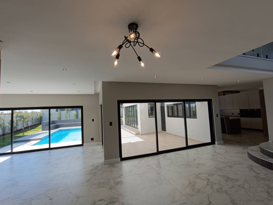 5 Bedroom Property for Sale in Midstream Heights Gauteng