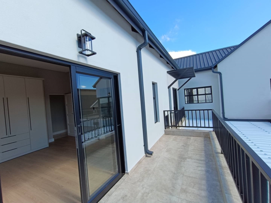 5 Bedroom Property for Sale in Midstream Heights Gauteng