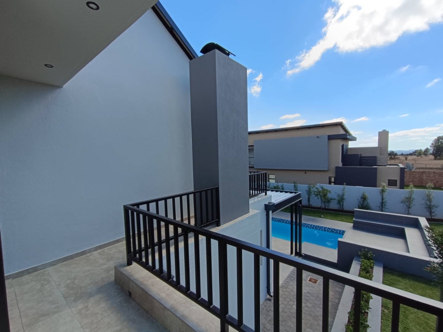 5 Bedroom Property for Sale in Midstream Heights Gauteng