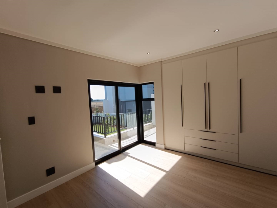 5 Bedroom Property for Sale in Midstream Heights Gauteng