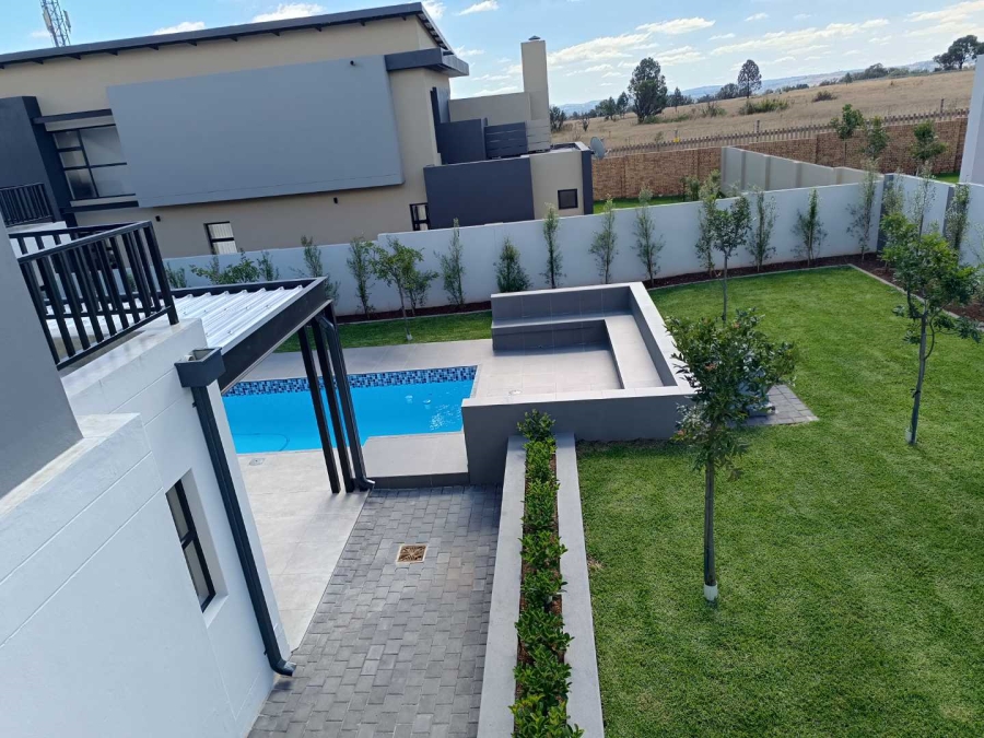 5 Bedroom Property for Sale in Midstream Heights Gauteng
