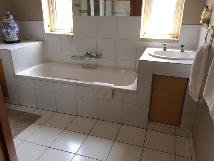 To Let 1 Bedroom Property for Rent in Melville Gauteng