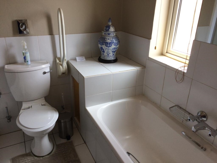 To Let 1 Bedroom Property for Rent in Melville Gauteng