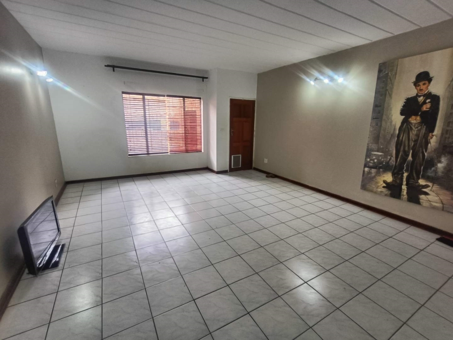 To Let 3 Bedroom Property for Rent in Zwartkop Gauteng