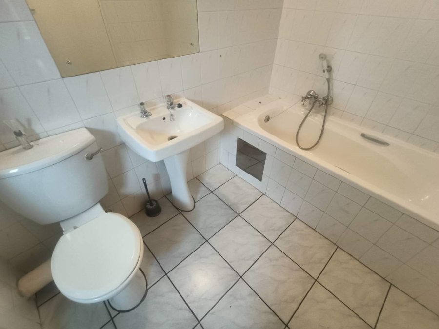 To Let 3 Bedroom Property for Rent in Zwartkop Gauteng