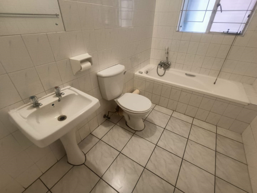 To Let 3 Bedroom Property for Rent in Zwartkop Gauteng