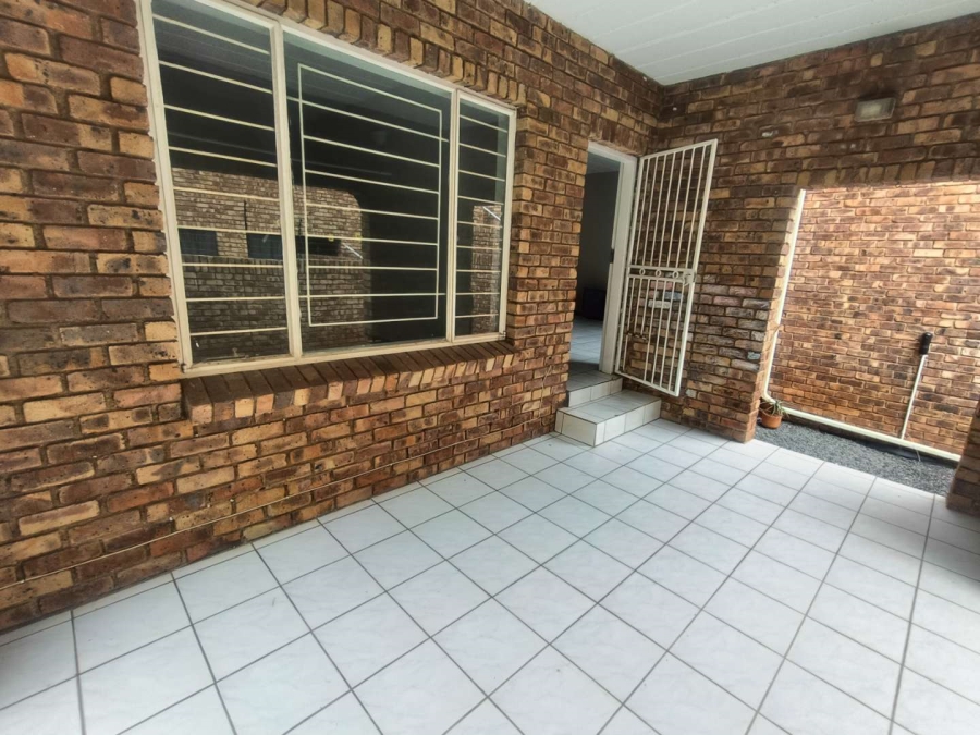 To Let 3 Bedroom Property for Rent in Zwartkop Gauteng