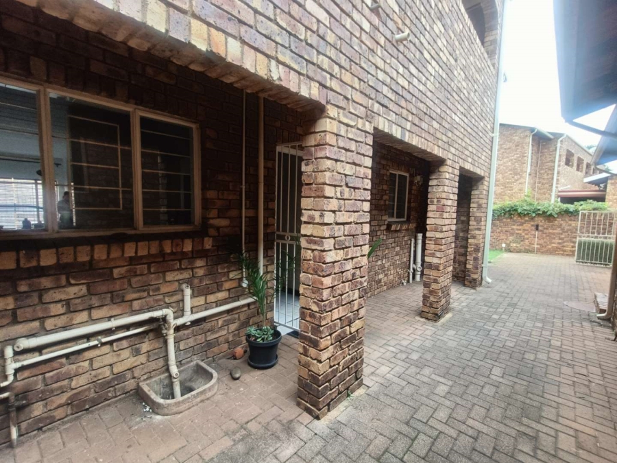 To Let 3 Bedroom Property for Rent in Zwartkop Gauteng