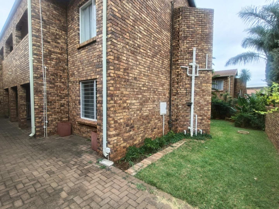To Let 3 Bedroom Property for Rent in Zwartkop Gauteng