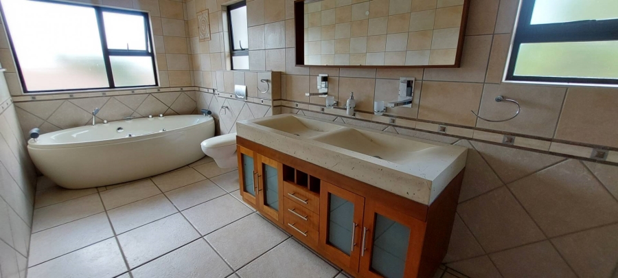 3 Bedroom Property for Sale in Silverwoods Country Estate Gauteng