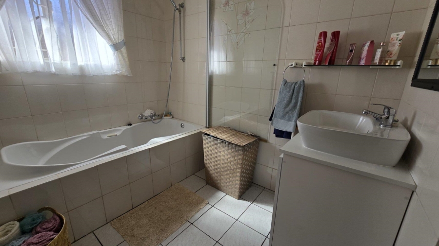 4 Bedroom Property for Sale in Randhart Gauteng