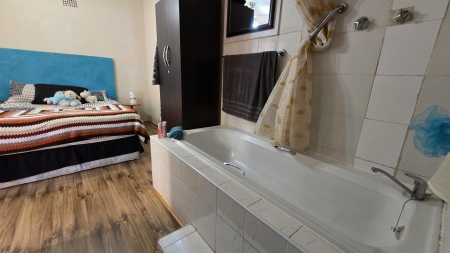 4 Bedroom Property for Sale in Randhart Gauteng