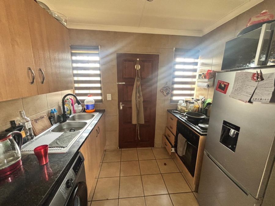 To Let 3 Bedroom Property for Rent in Thatch Hill Estate Gauteng