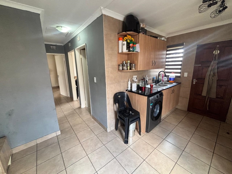 To Let 3 Bedroom Property for Rent in Thatch Hill Estate Gauteng