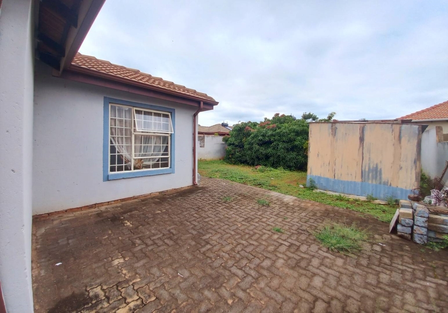 2 Bedroom Property for Sale in Kirkney Gauteng