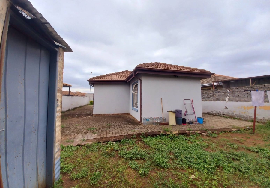 2 Bedroom Property for Sale in Kirkney Gauteng