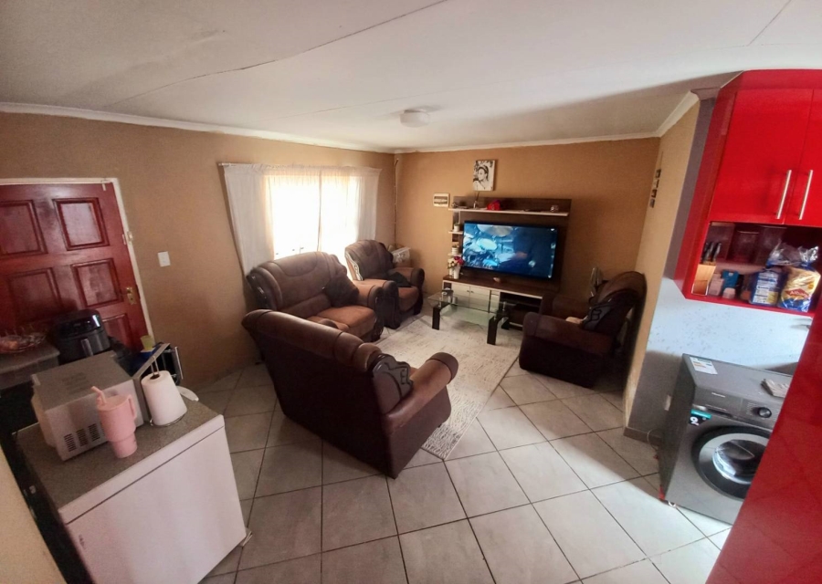2 Bedroom Property for Sale in Kirkney Gauteng