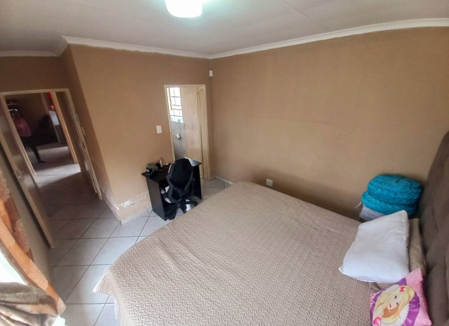 2 Bedroom Property for Sale in Kirkney Gauteng