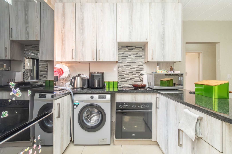 2 Bedroom Property for Sale in Sunninghill Gauteng