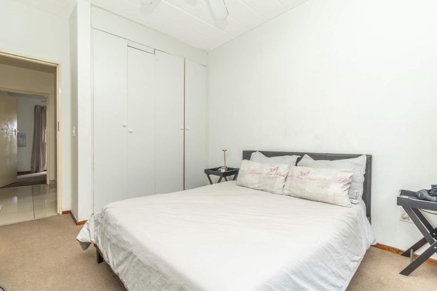 2 Bedroom Property for Sale in Sunninghill Gauteng