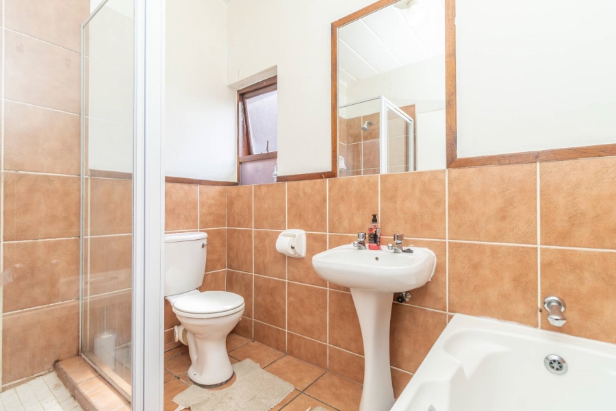 2 Bedroom Property for Sale in Sunninghill Gauteng