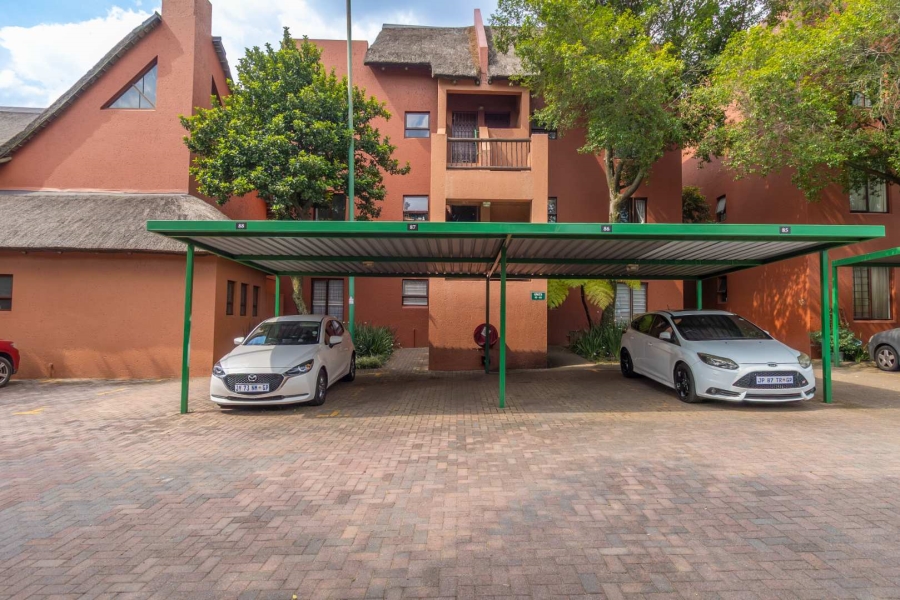 2 Bedroom Property for Sale in Sunninghill Gauteng