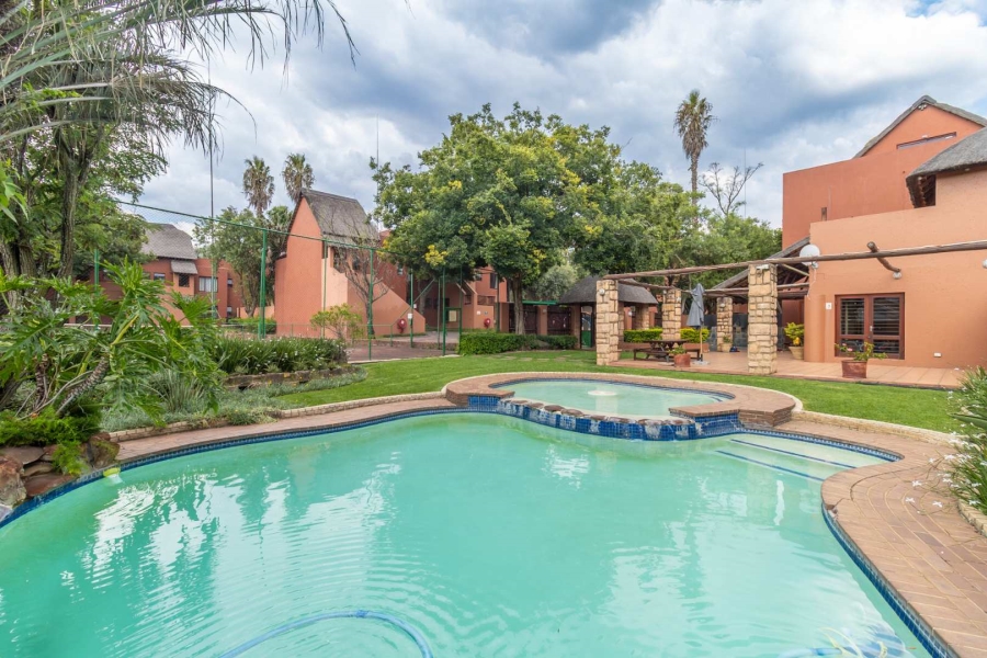 2 Bedroom Property for Sale in Sunninghill Gauteng