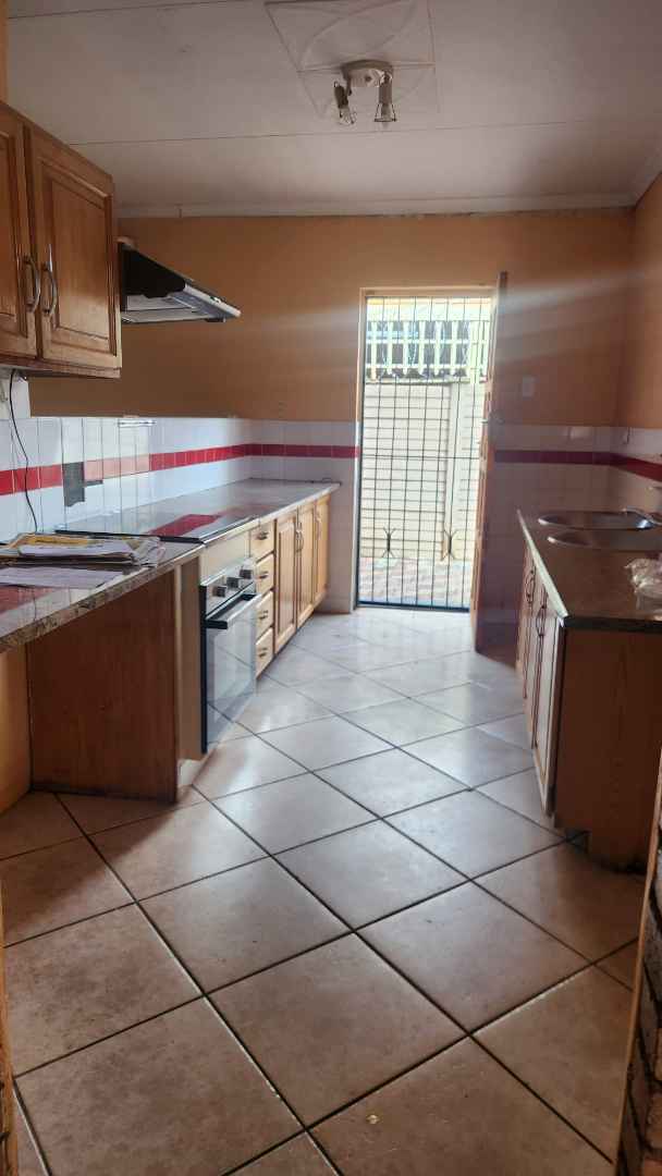 To Let 2 Bedroom Property for Rent in Chantelle Gauteng