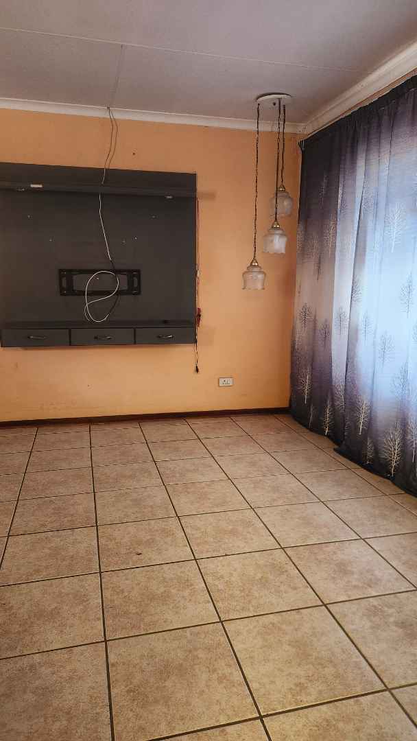 To Let 2 Bedroom Property for Rent in Chantelle Gauteng