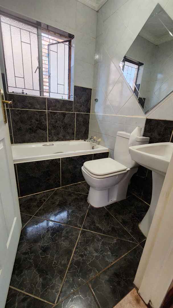 To Let 2 Bedroom Property for Rent in Chantelle Gauteng