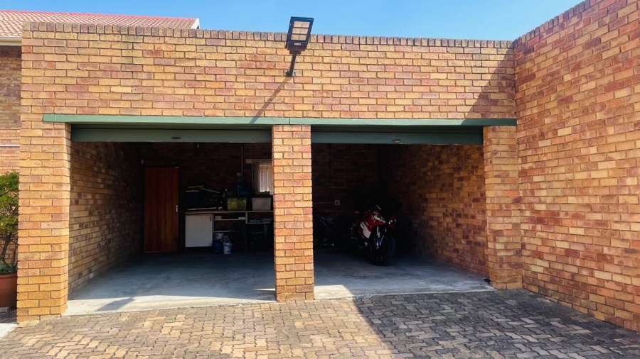 4 Bedroom Property for Sale in Terenure Gauteng