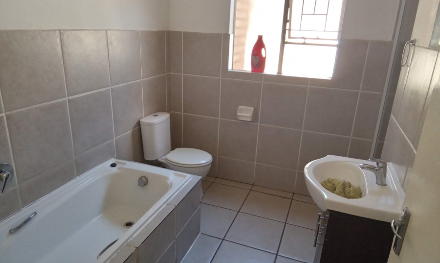 3 Bedroom Property for Sale in Fairland Gauteng