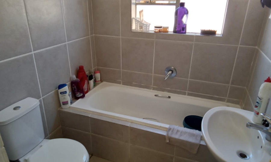 3 Bedroom Property for Sale in Fairland Gauteng