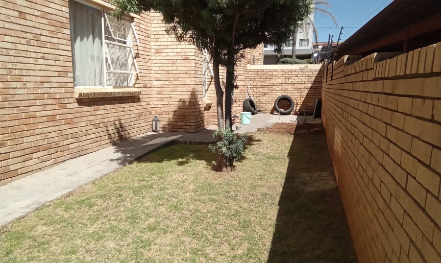 3 Bedroom Property for Sale in Fairland Gauteng