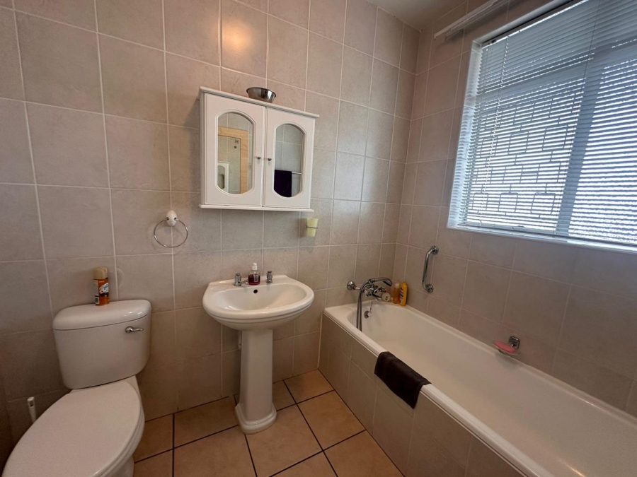 2 Bedroom Property for Sale in Florida Park Gauteng