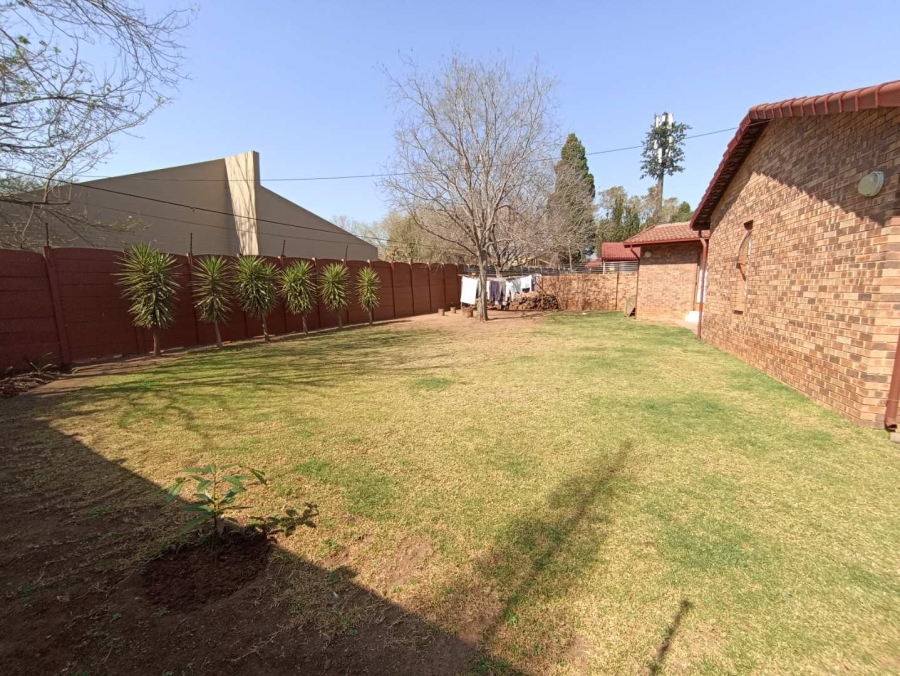 8 Bedroom Property for Sale in Ferndale Gauteng