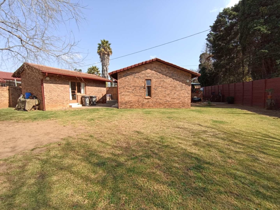 8 Bedroom Property for Sale in Ferndale Gauteng