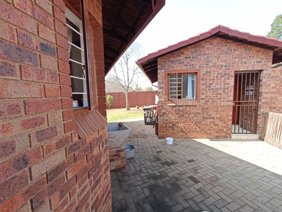 8 Bedroom Property for Sale in Ferndale Gauteng